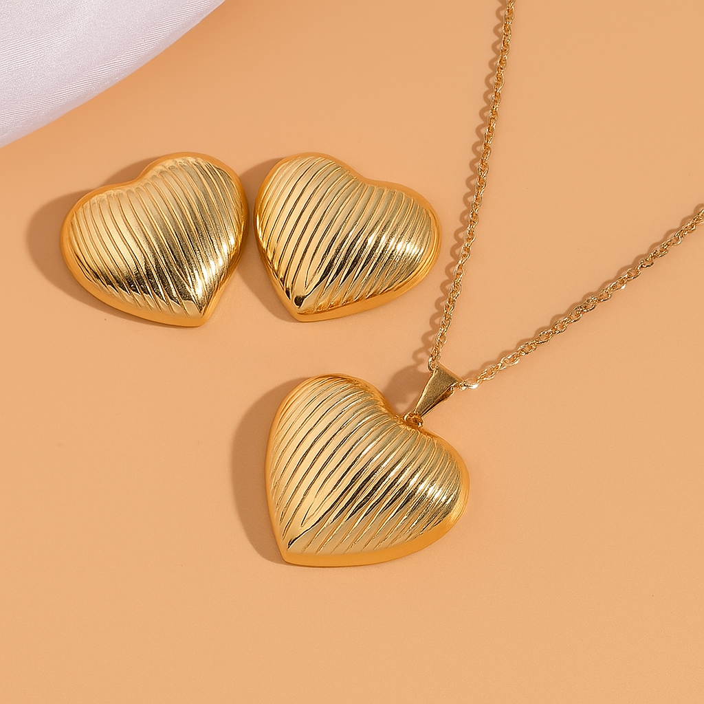Aurora Hearts  Pendant Set