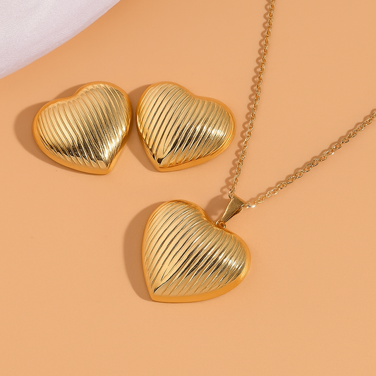 Aurora Hearts  Pendant Set