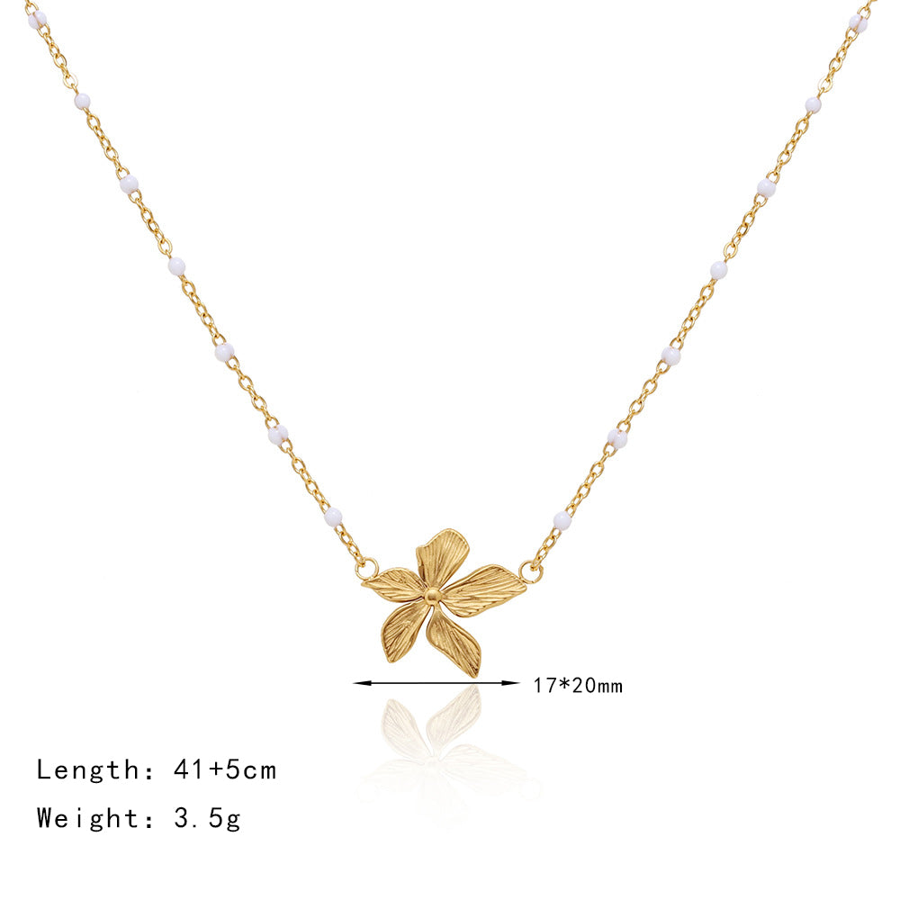 Flower Shape Pendant Necklace