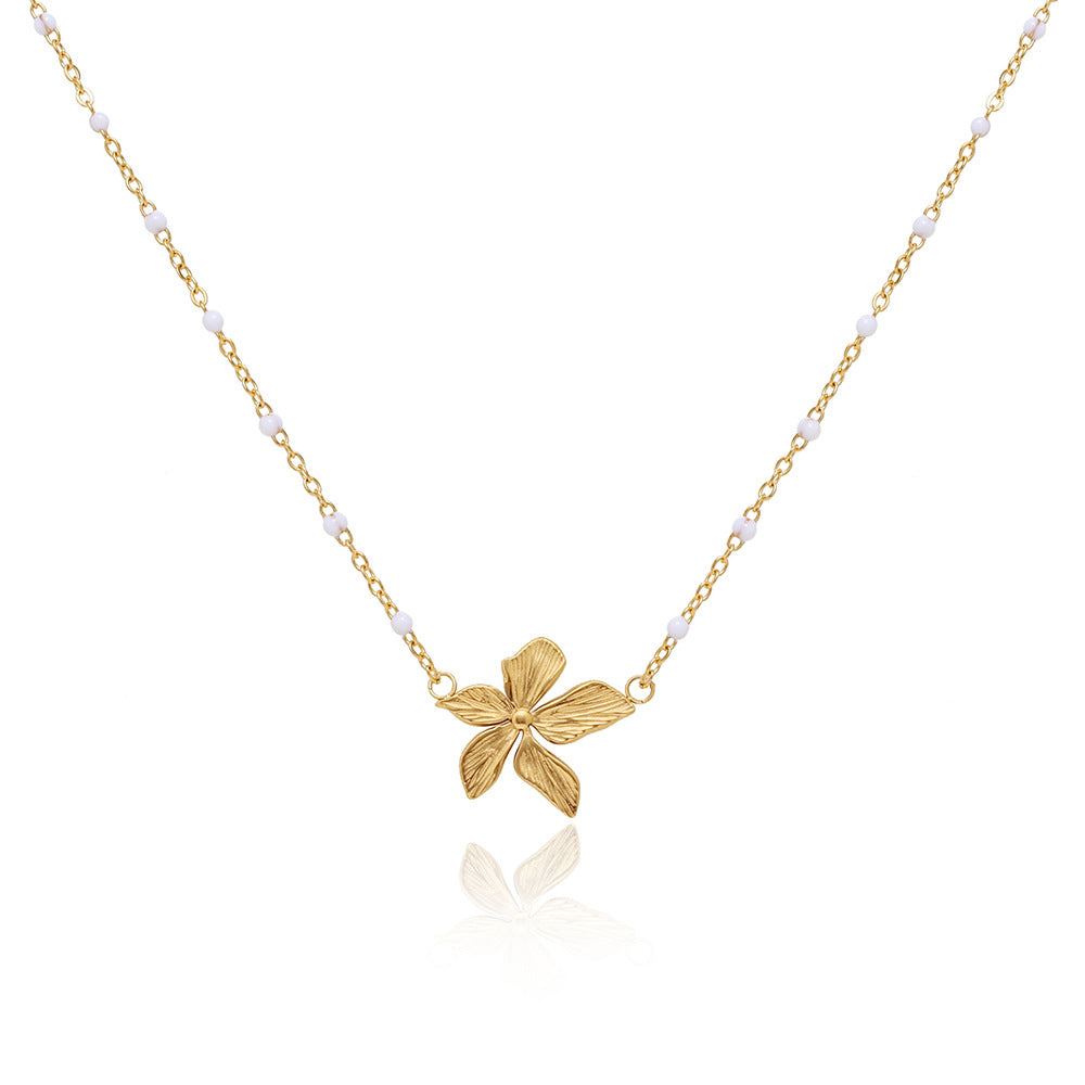 Flower Shape Pendant Necklace