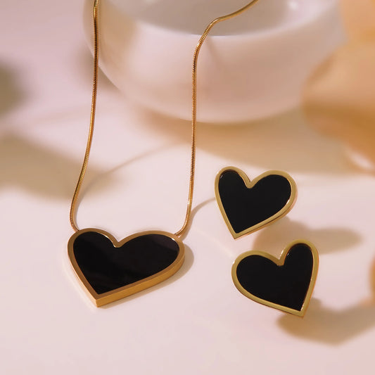 Noir Romance Heart Necklace Set