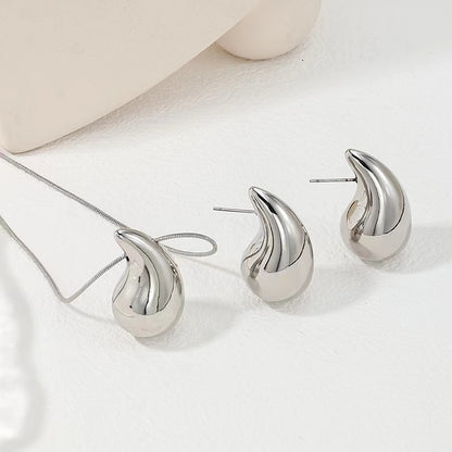 Baroque Style Pendant Set