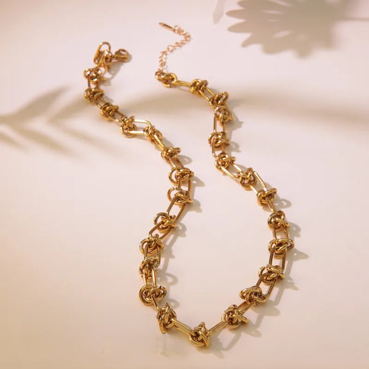 Golden Knot Chain